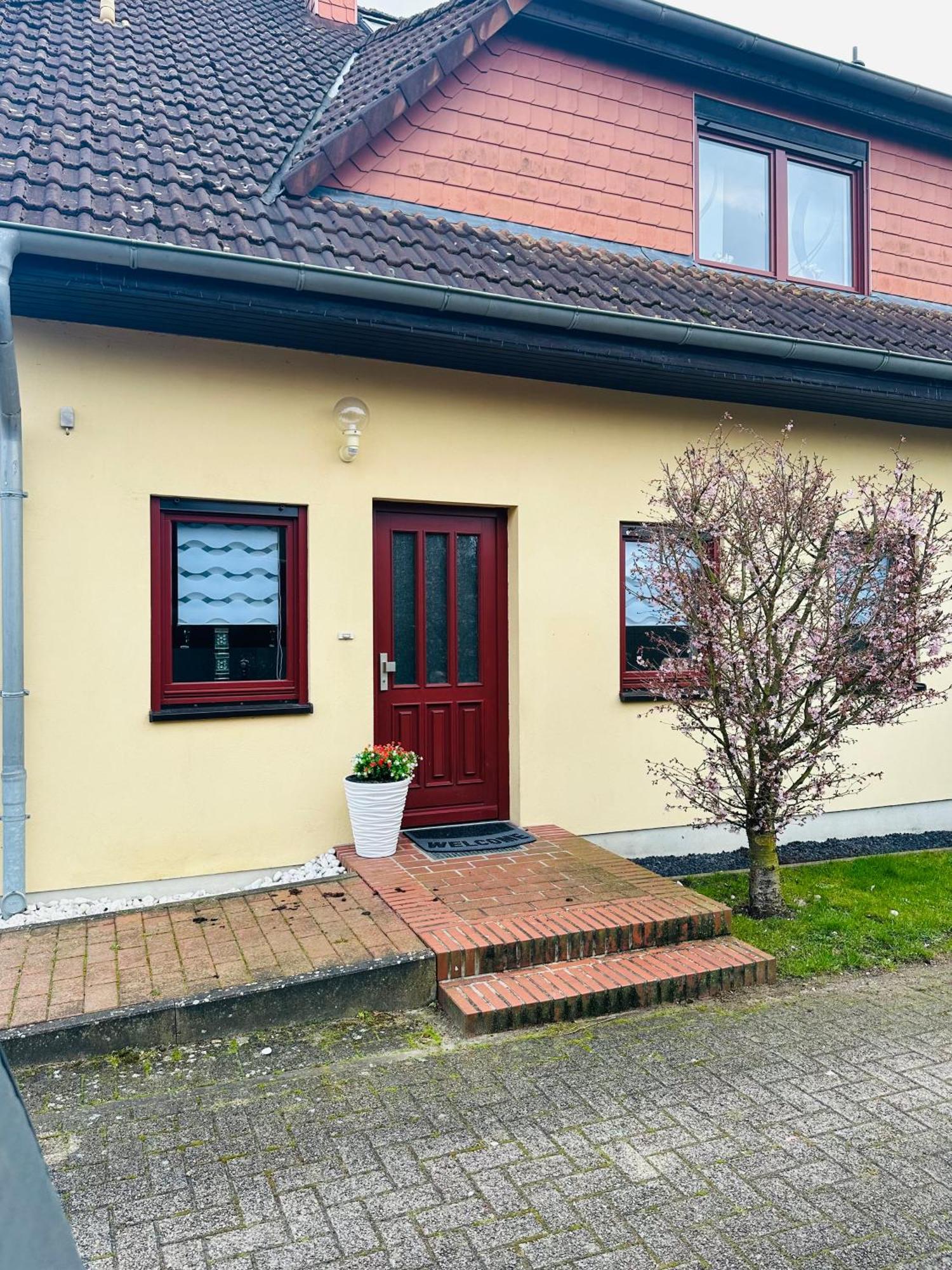 Zum Kaeutzchen 120Qm Ferienhaus 8 Personen 4 Schlafzimmer Nossentiner Huette Ngoại thất bức ảnh